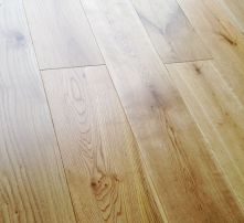 高清细节之美 塑胶地板的多重魅力与选购指南
